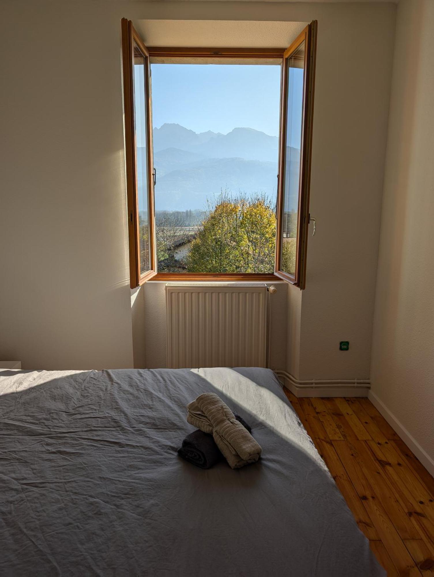Appart 65M2 Avec 2 Chambres Dans Ferme Renovee - Parking Gratuit - Grande Vue Montagnes Монбонно-Сен-Мартен Екстер'єр фото